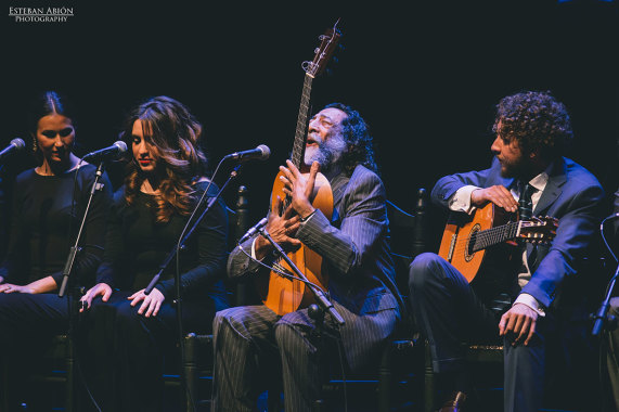 Zambomba en homenaje a Parrilla